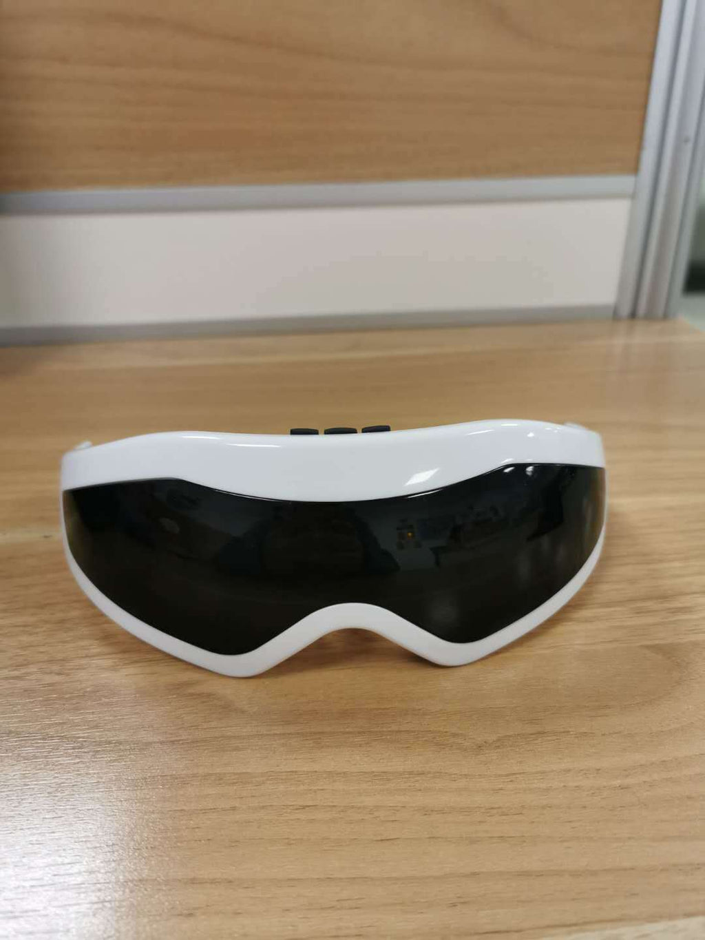 Eye Massager With Adjustable Waterproof Headband